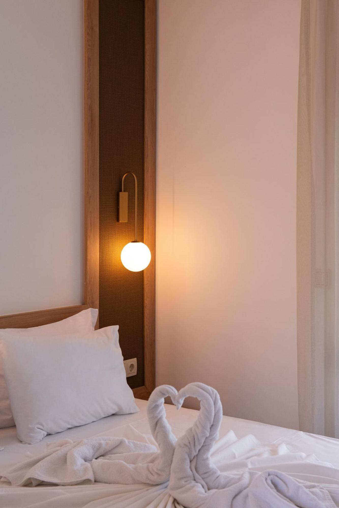 Olivento Beach Front Suites Potos Extérieur photo