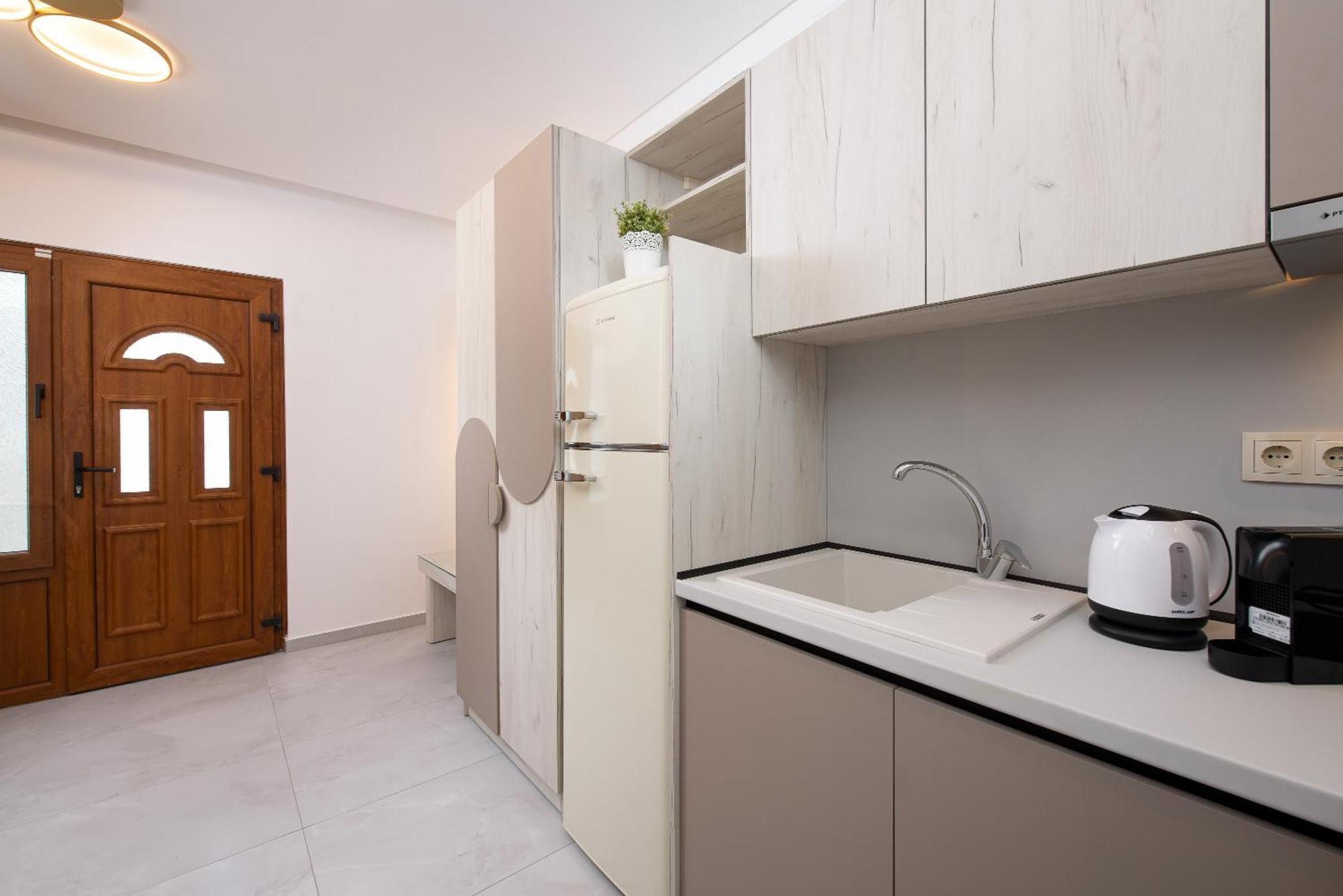 Olivento Beach Front Suites Potos Extérieur photo